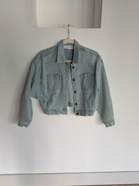 naya rea Cropped Denim Jacket in Light Wash